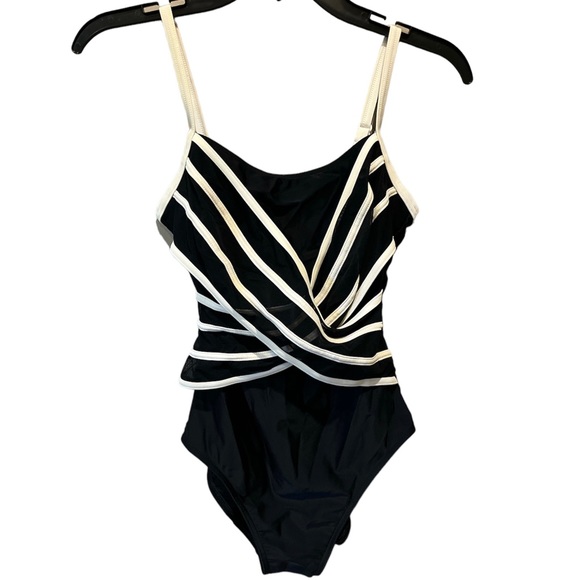 Black Swimsuit - Picture 1 of 3